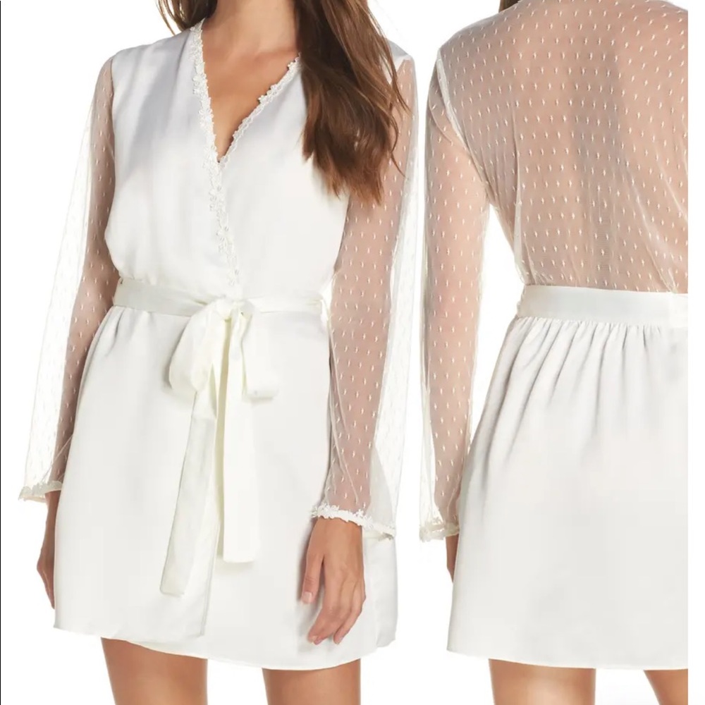 Flora Nikrooz Ivory Robe